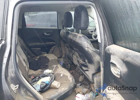 2018 Jeep Compass Latitude 4X4 from USA, damaged, VIN 3C4NJDBB2JT432456